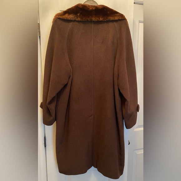 Georges Rech stunning wool coat with sheep fur collar. - Picture 2 of 8